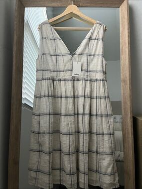 Darling Cream and Navy Plaid Sleeveless V-Neck Dress Small